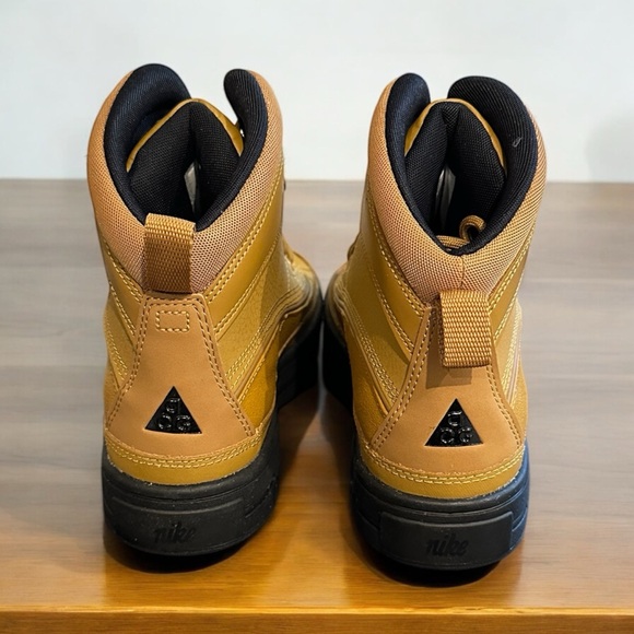 NEW Nike Woodside 2 Boots Size 6Y or 7.5W–  NIB - Picture 3 of 4